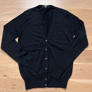 Uniqlo Black 100% Wood Cardigan Sweater